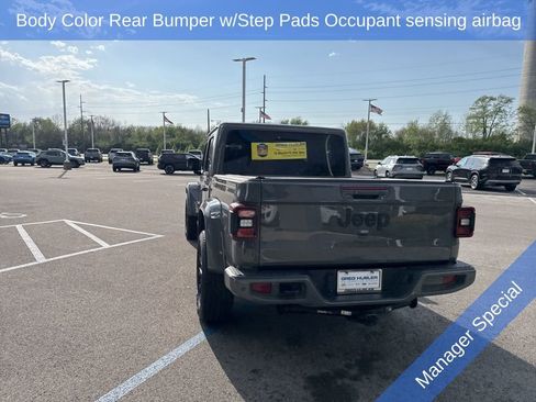 Used 2023 Jeep Gladiator Overland AWD/4WD image 12