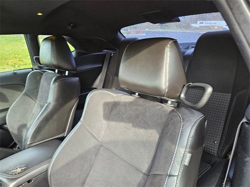 Used 2015 Dodge Challenger SXT image 12