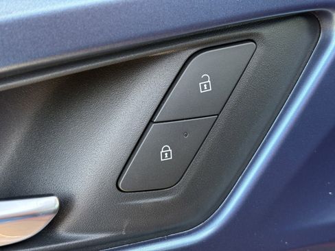 New 2026 Chevrolet Equinox EV LT image 19