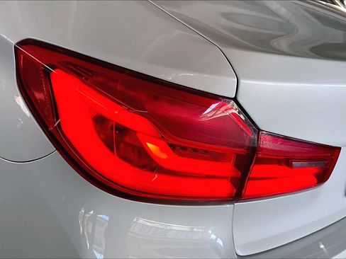 Used 2020 BMW 530i w/ Convenience Package image 28
