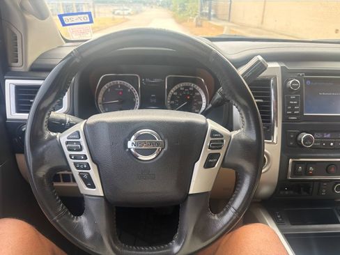 Used 2016 Nissan Titan SV RWD image 27
