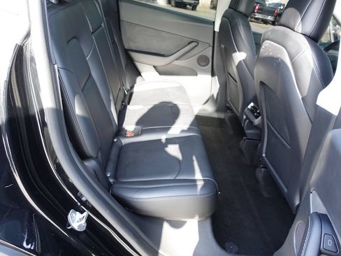 Used 2022 Tesla Model Y Performance AWD/4WD image 28