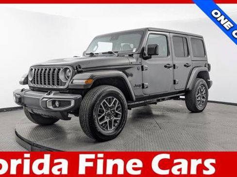 Used 2025 Jeep Wrangler Unlimited Sahara AWD/4WD image 1