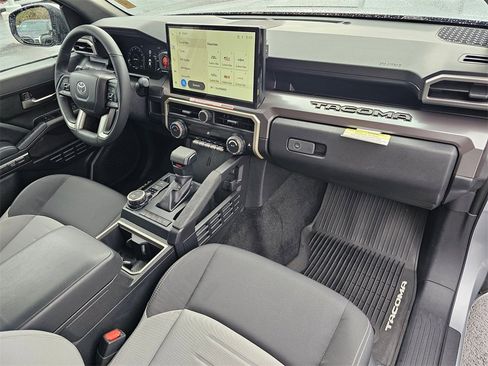 Used 2025 Toyota Tacoma TRD Sport image 11