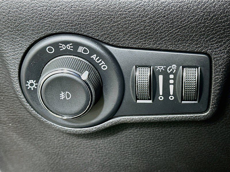 Used 2024 Jeep Compass Latitude AWD/4WD image 10