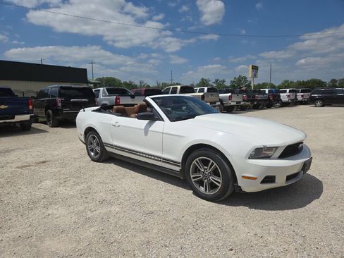 Used 2010 Ford Mustang Premium image 13