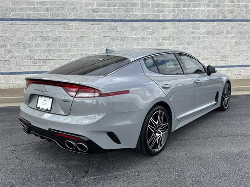 Used 2022 Kia Stinger GT1 image 7