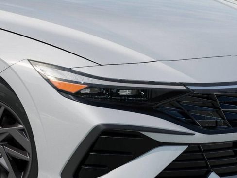 New 2026 Hyundai Elantra Hybrid FWD image 9
