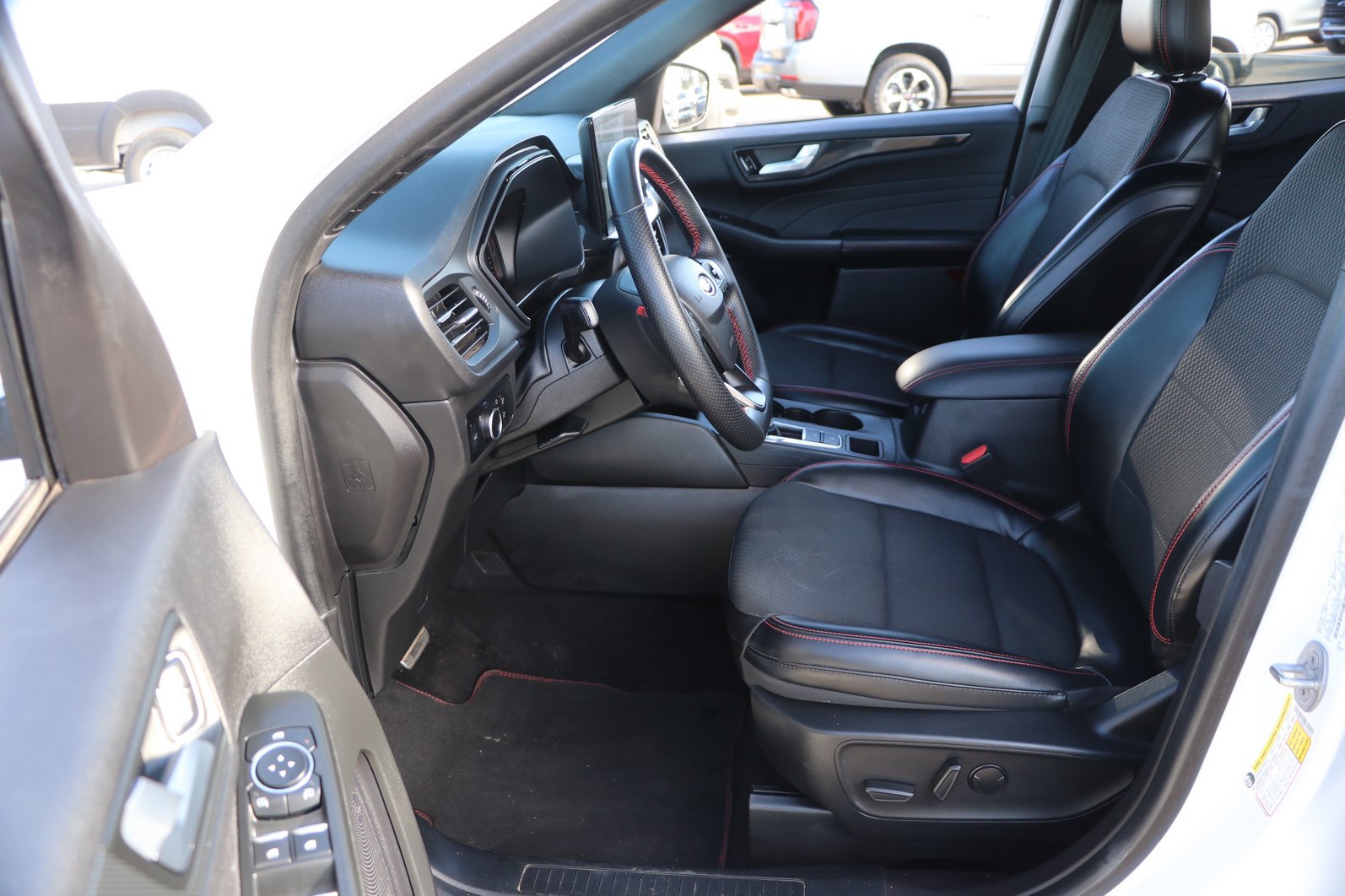 Used 2023 Ford Escape ST-Line w/ Tech Pack #1 FWD image 13