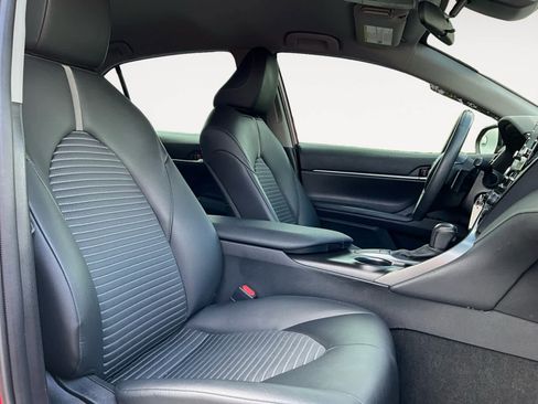 Used 2023 Toyota Camry SE FWD image 17