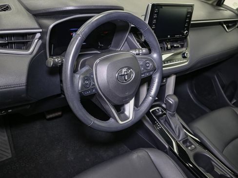 Certified 2022 Toyota Corolla Cross XLE image 26