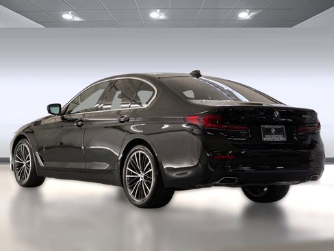 Certified 2023 BMW 530i w/ Convenience Package image 3