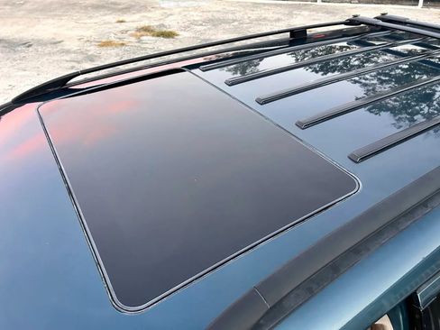 Used 1999 Mercedes-Benz E 320 4MATIC Wagon image 18