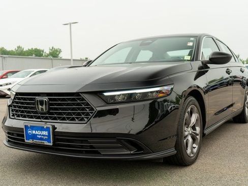 Used 2023 Honda Accord EX image 2