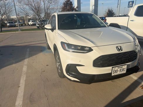 Used 2023 Honda HR-V EX-L image 2