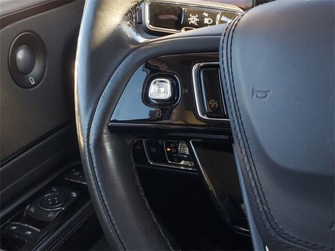 Used 2023 Lincoln Aviator Reserve w/ Equipment Group 201A image 16