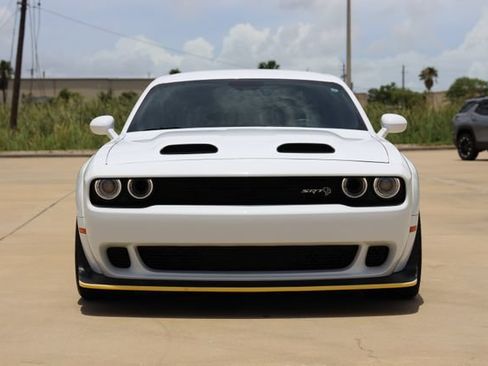 Used 2023 Dodge Challenger SRT Hellcat RWD image 2