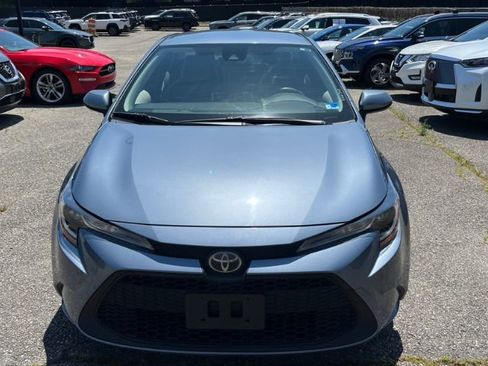 Used 2020 Toyota Corolla LE FWD image 2