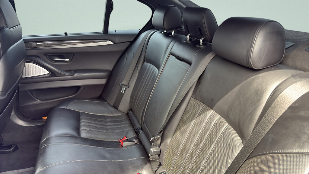 Used 2016 BMW M5 RWD image 14