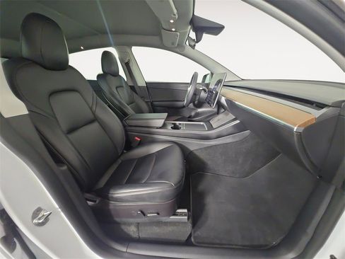 Used 2022 Tesla Model Y Performance image 15