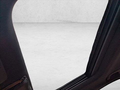 Used 2025 BMW 330i xDrive Sedan w/ Convenience Package image 18