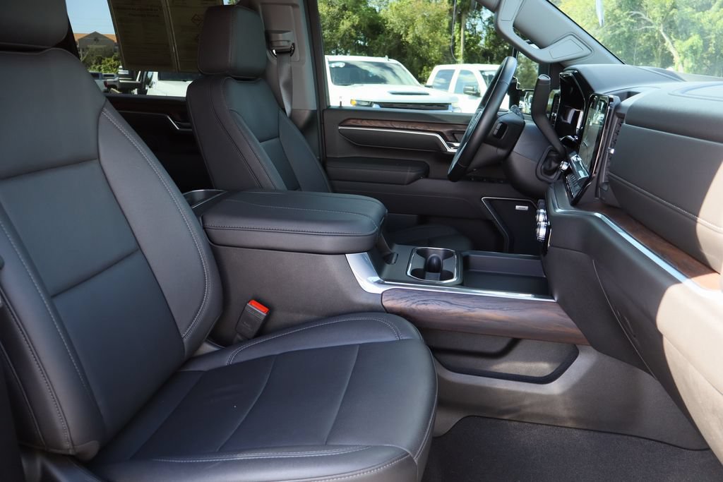 Certified 2025 GMC Sierra 3500 SLT w/ SLT Premium Package AWD/4WD image 29