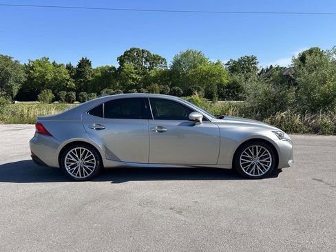 Used 2017 Lexus IS 200t RWD image 2