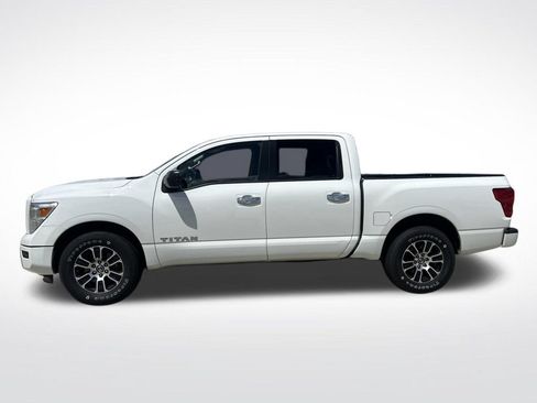 Used 2021 Nissan Titan SV RWD image 3