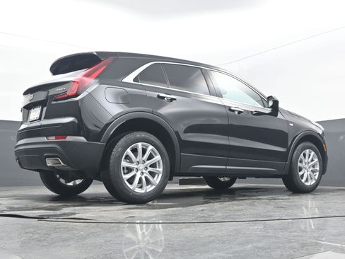 Used 2023 Cadillac XT4 Luxury w/ Cold Weather Package image 29