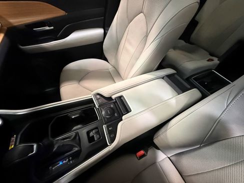 Used 2024 Toyota Grand Highlander Limited image 82