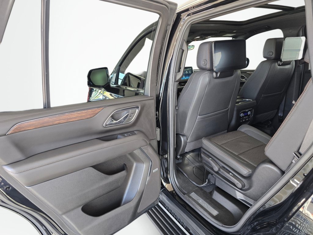 Used 2024 Chevrolet Tahoe High Country AWD/4WD image 37