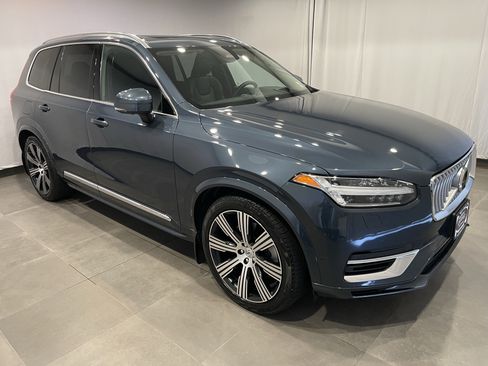 Used 2024 Volvo XC90 T8 Ultimate w/ Lounge Package AWD/4WD image 3
