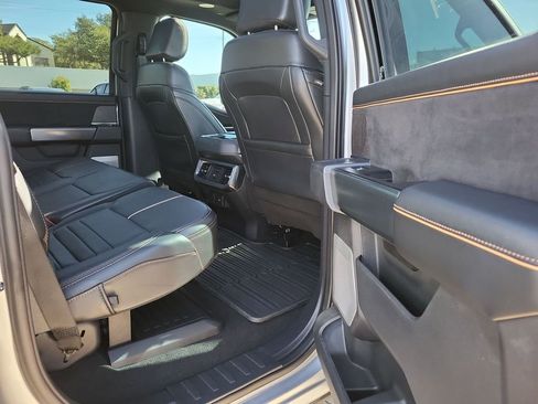 Used 2024 Ford F250 Platinum image 28