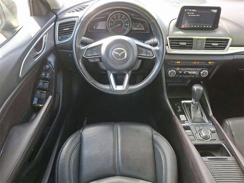 Used 2018 MAZDA MAZDA3 Touring image 12
