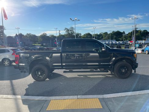 Certified 2022 Ford F250 Lariat w/ Black Appearance Pkg AWD/4WD image 6