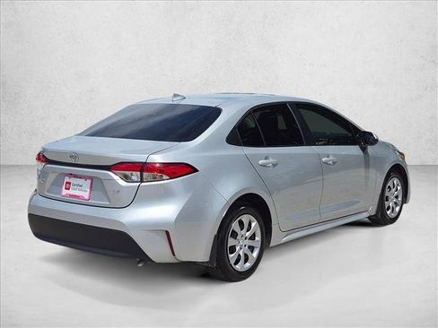 Used 2025 Toyota Corolla LE FWD image 4