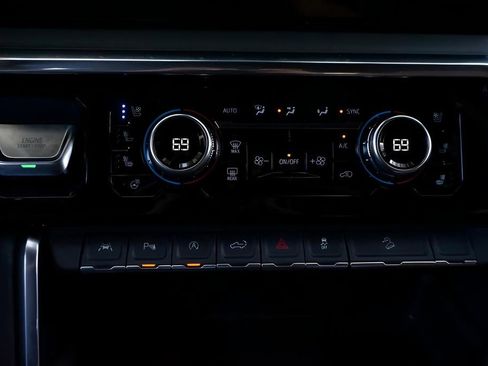 Used 2025 GMC Sierra 1500 Denali Ultimate image 14