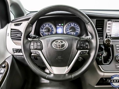 Used 2020 Toyota Sienna XLE image 20