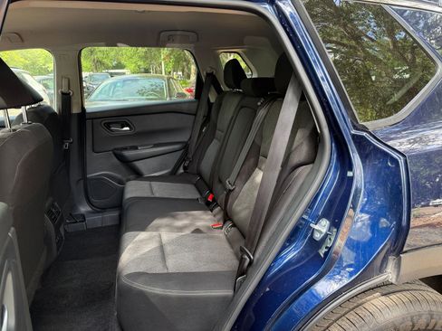 Used 2025 Nissan Rogue SV FWD image 38
