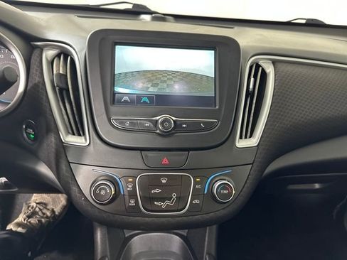 Used 2017 Chevrolet Malibu LS image 22