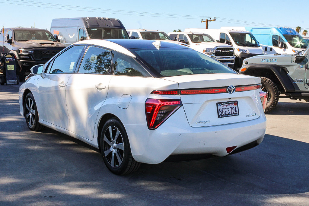 Used 2018 Toyota Mirai FWD image 7