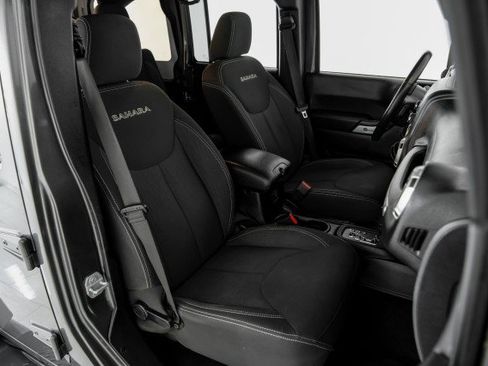 Used 2018 Jeep Wrangler Unlimited Sahara AWD/4WD image 29