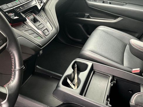 Used 2023 Honda Odyssey Sport image 14