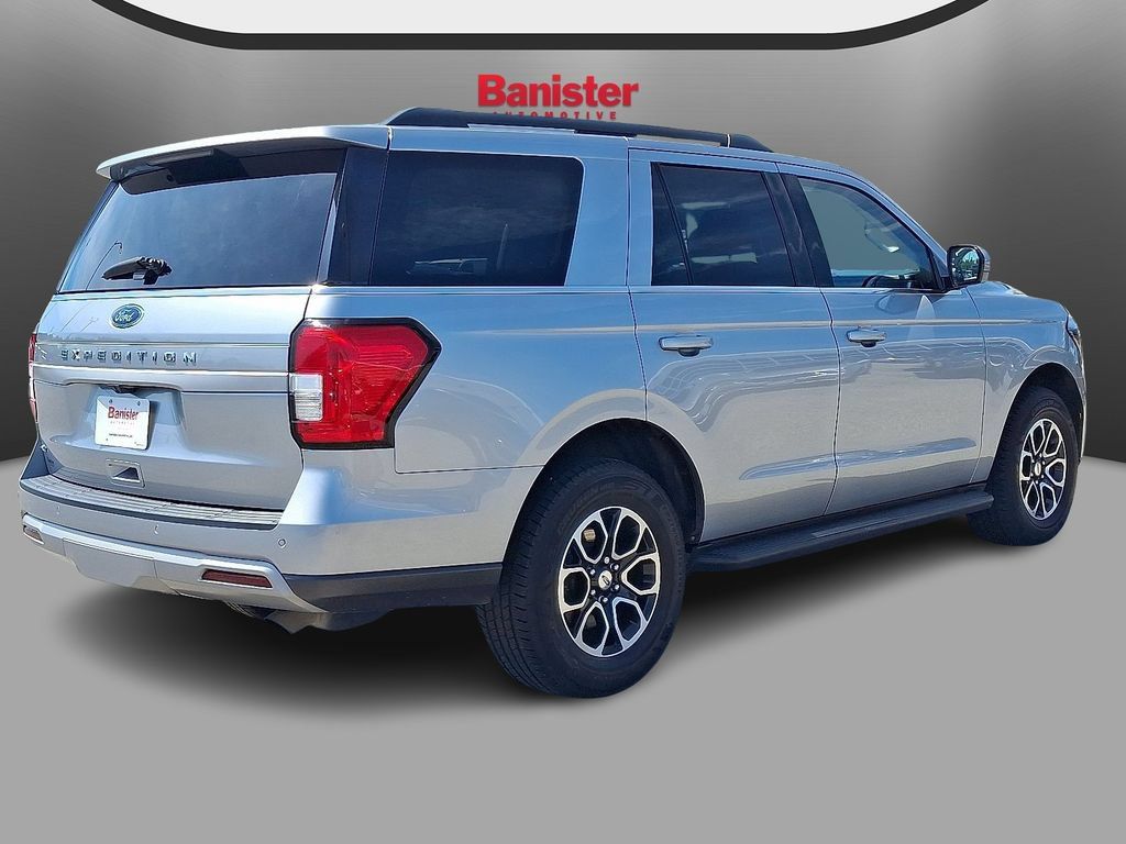 Used 2024 Ford Expedition XLT AWD/4WD image 4