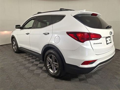 Used 2017 Hyundai Santa Fe Sport image 8