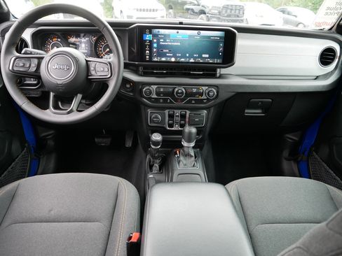 Used 2024 Jeep Wrangler Sport S image 10