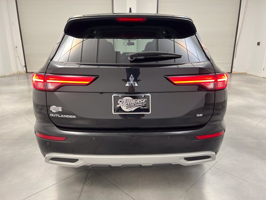 Used 2022 Mitsubishi Outlander SE FWD image 8