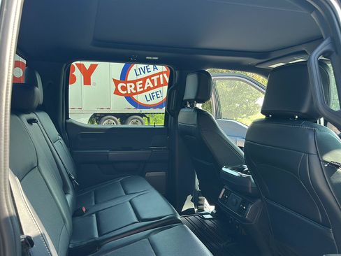 Used 2024 Ford F150 Lariat w/ FX4 Off-Road Package AWD/4WD image 31