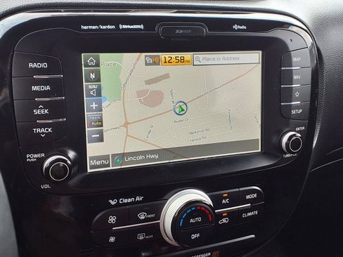 Used 2019 Kia Soul + FWD image 21