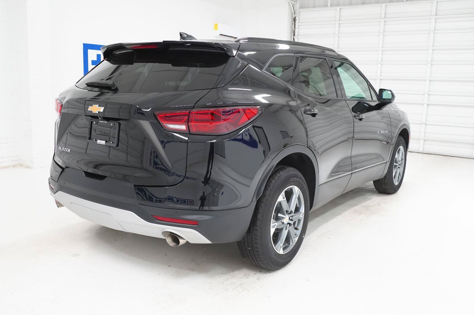 Used 2024 Chevrolet Blazer LT w/ Convenience Package FWD image 25